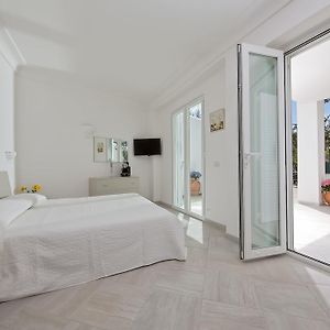 Camera con letto king size